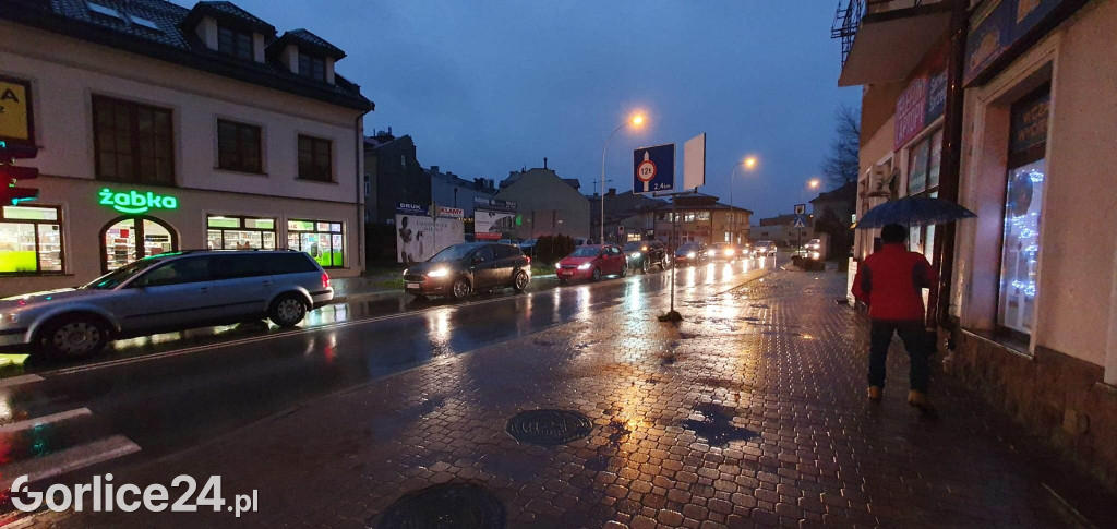 Gorlice, ulica Stawiska. Nowe przejście dla pieszych