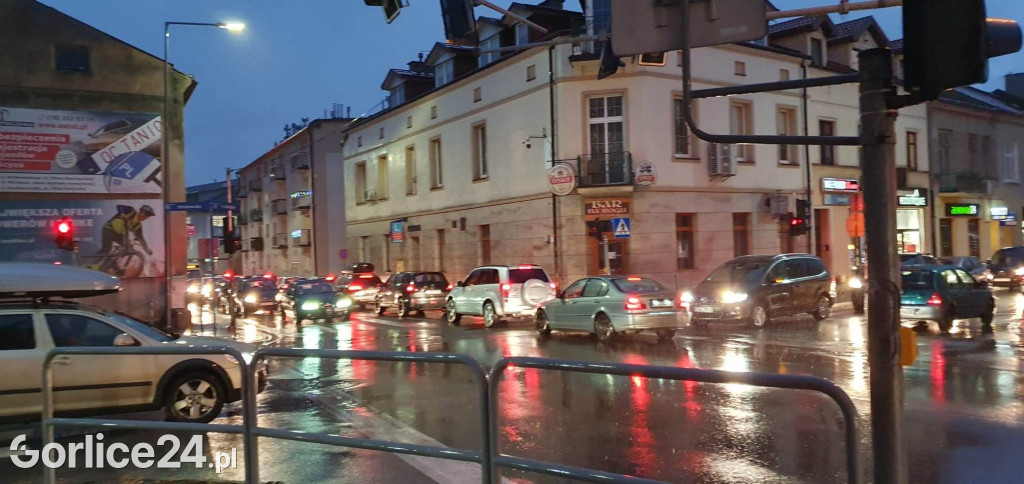 Gorlice, ulica Stawiska. Nowe przejście dla pieszych