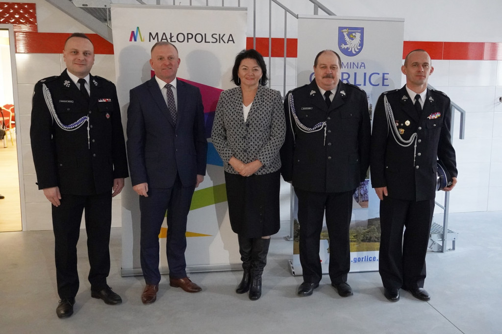  Strażacy z Klęczan mają swoją remizę!