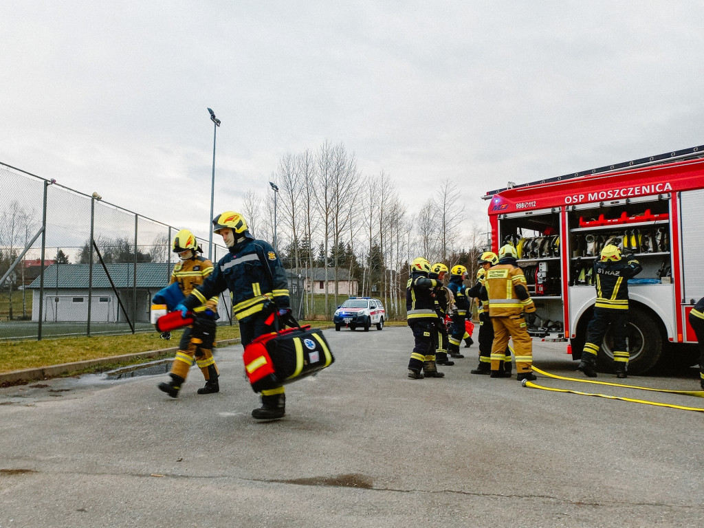 Ćwiczenia strażaków w Moszczenicy (18.02.)