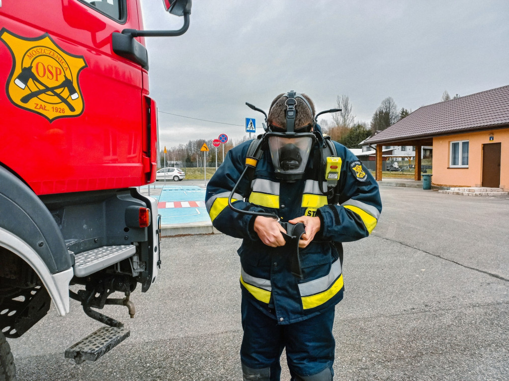 Ćwiczenia strażaków w Moszczenicy (18.02.)