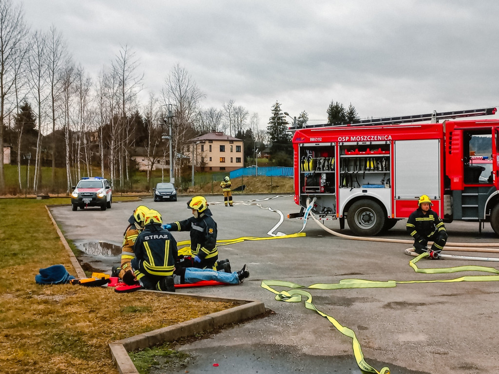 Ćwiczenia strażaków w Moszczenicy (18.02.)