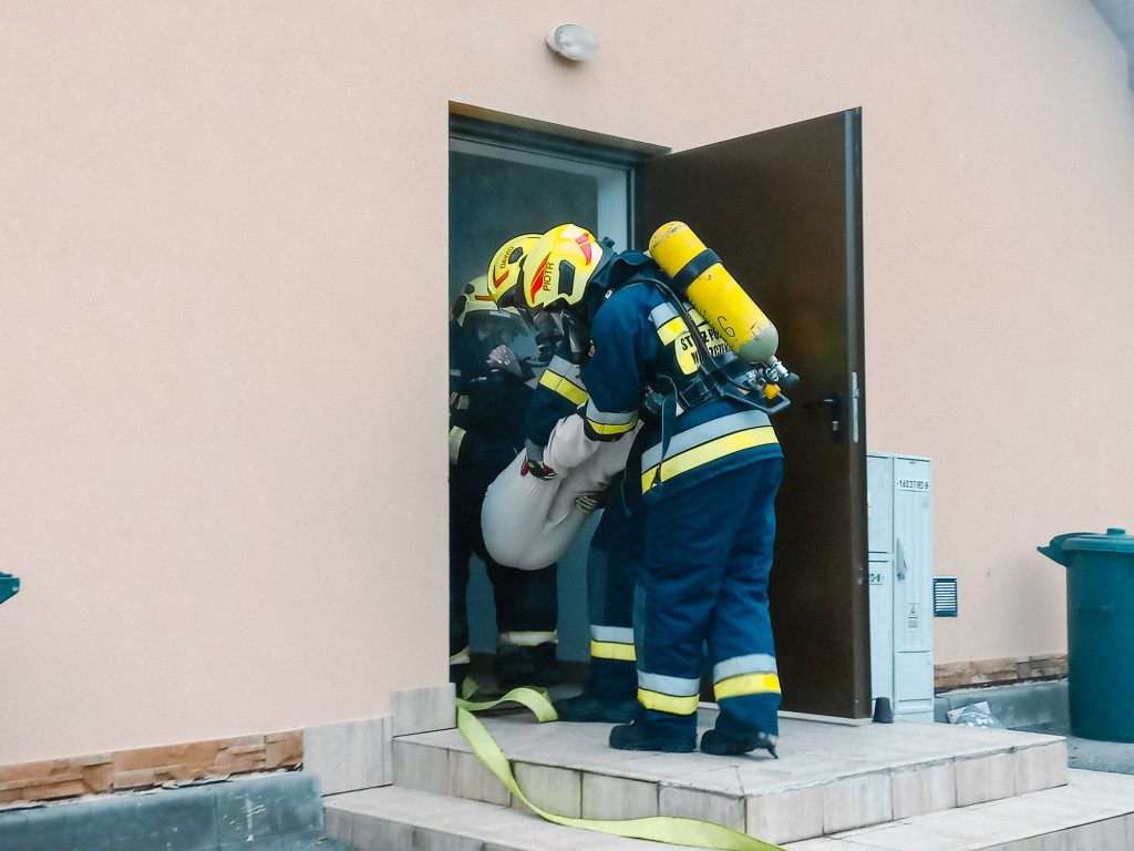 Ćwiczenia strażaków w Moszczenicy (18.02.)