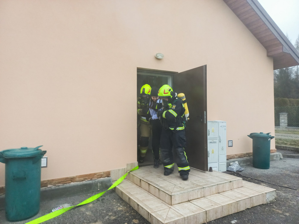 Ćwiczenia strażaków w Moszczenicy (18.02.)