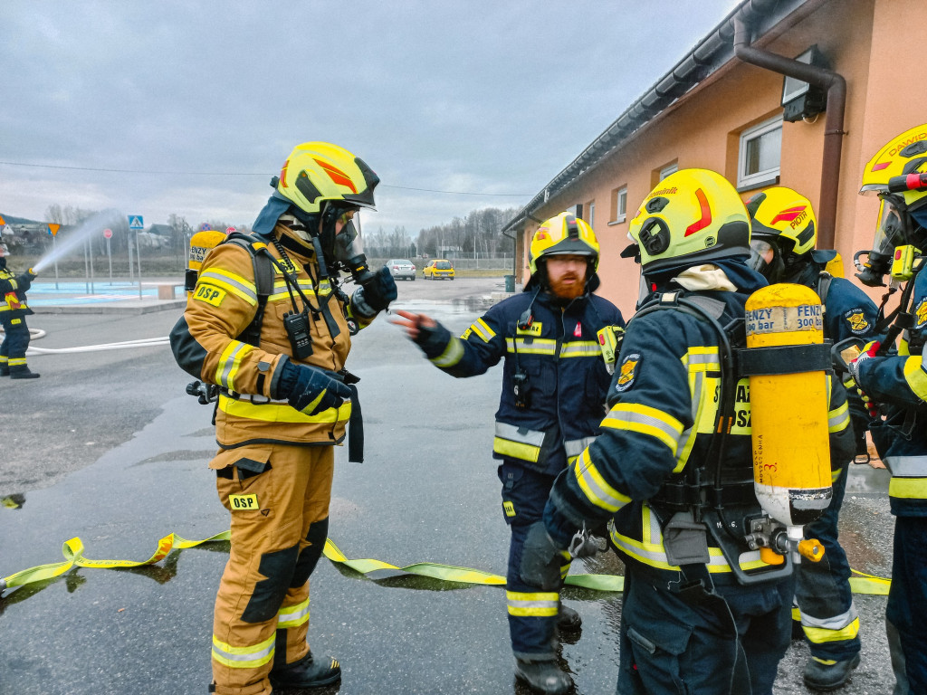 Ćwiczenia strażaków w Moszczenicy (18.02.)