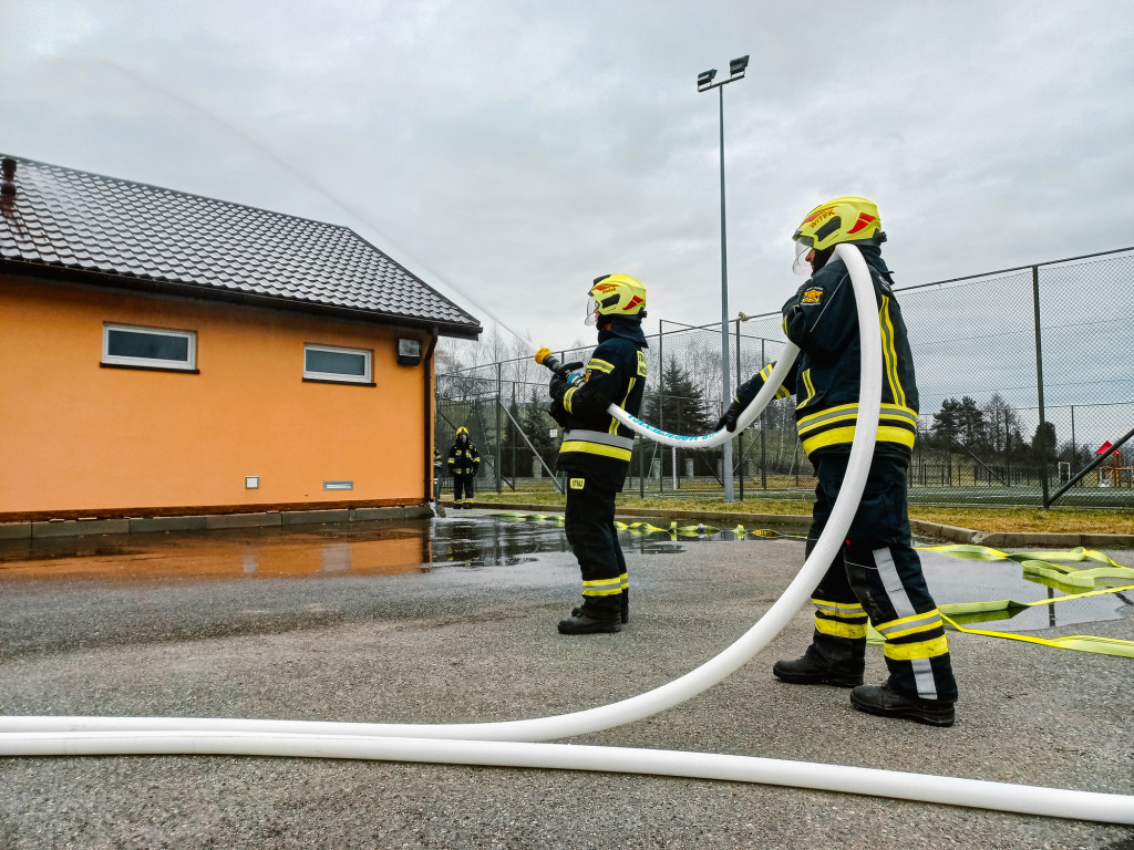 Ćwiczenia strażaków w Moszczenicy (18.02.)