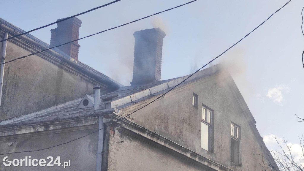 Pożar budynku przy ulicy Szpitalnej w Gorlicach