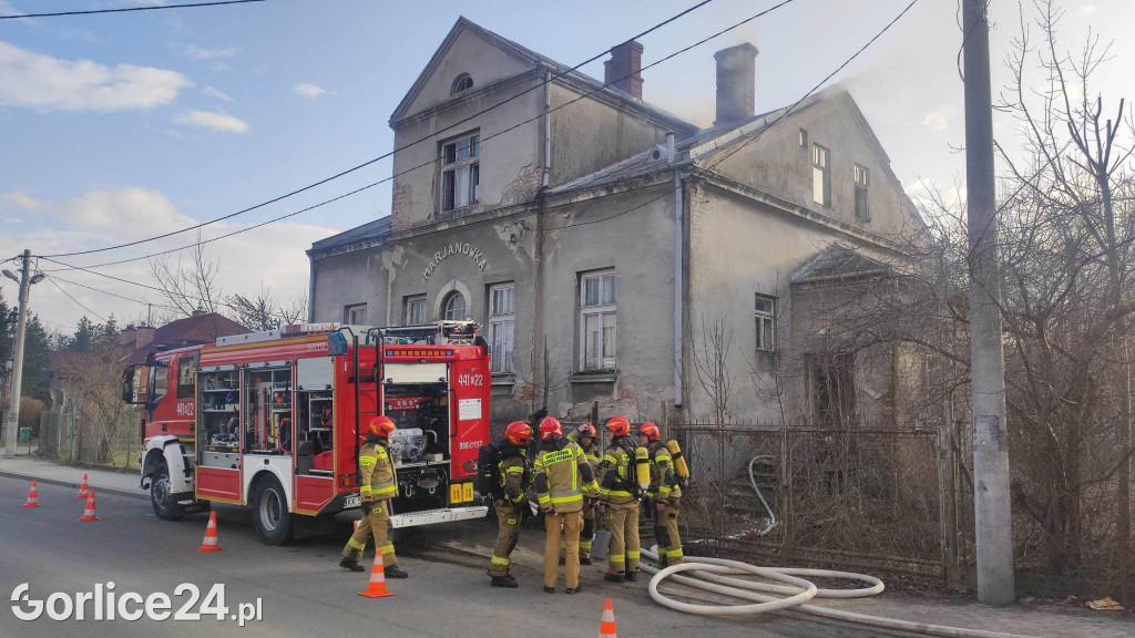 Pożar budynku przy ulicy Szpitalnej w Gorlicach
