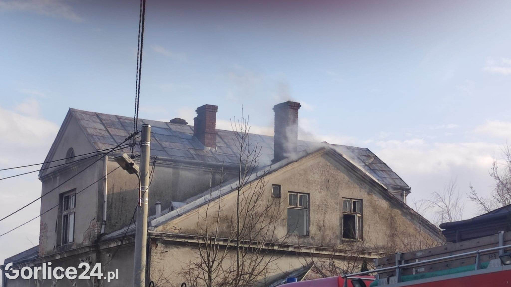 Pożar budynku przy ulicy Szpitalnej w Gorlicach