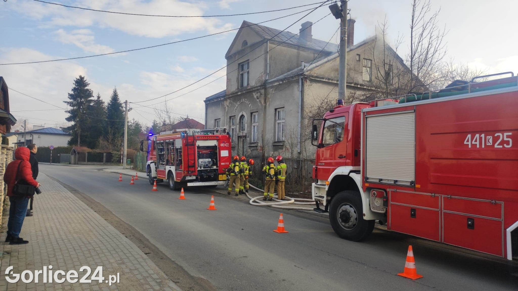 Pożar budynku przy ulicy Szpitalnej w Gorlicach