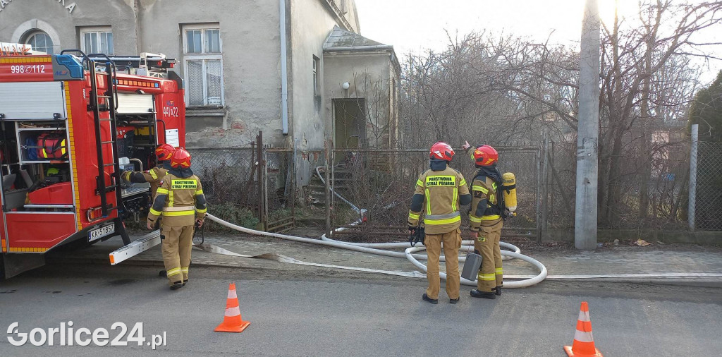 Pożar budynku przy ulicy Szpitalnej w Gorlicach
