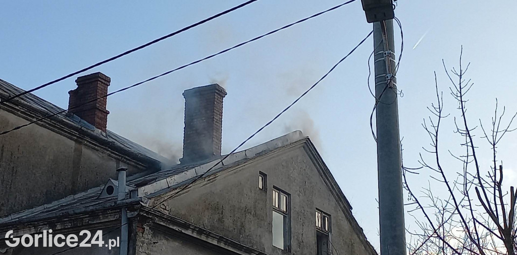 Pożar budynku przy ulicy Szpitalnej w Gorlicach