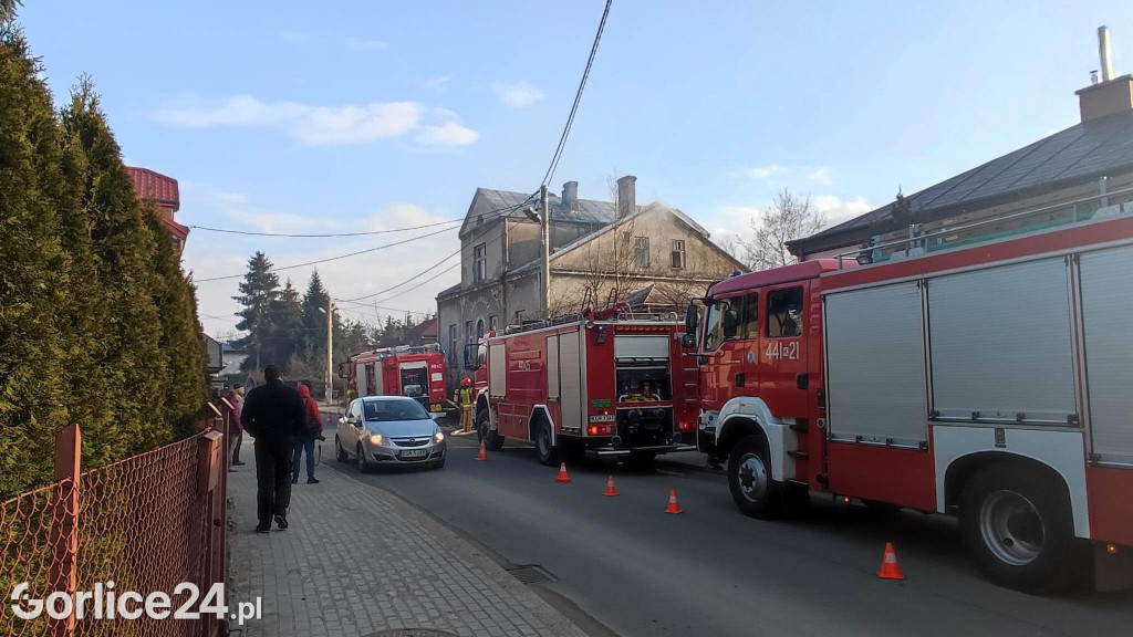 Pożar budynku przy ulicy Szpitalnej w Gorlicach