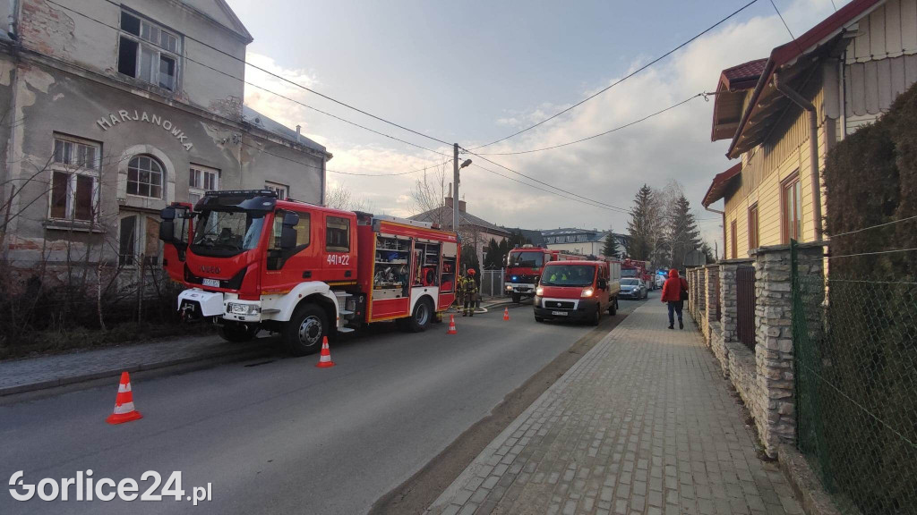 Pożar budynku przy ulicy Szpitalnej w Gorlicach