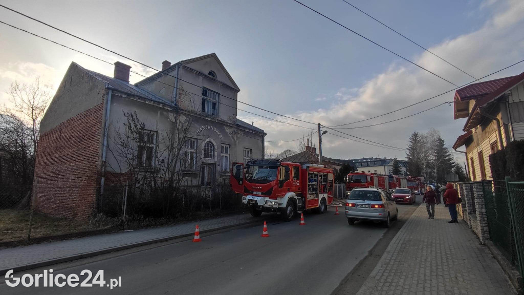 Pożar budynku przy ulicy Szpitalnej w Gorlicach