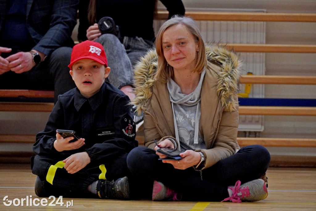 Halowe młodzieżowe zawody sportowo-pożarnicze 2023