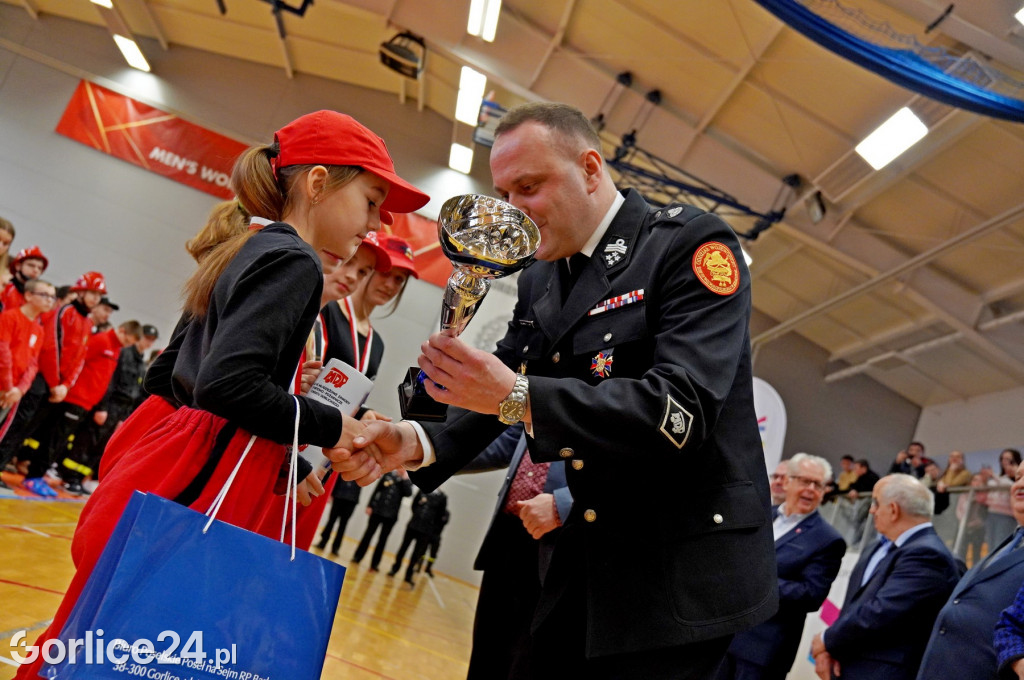 Halowe młodzieżowe zawody sportowo-pożarnicze 2023