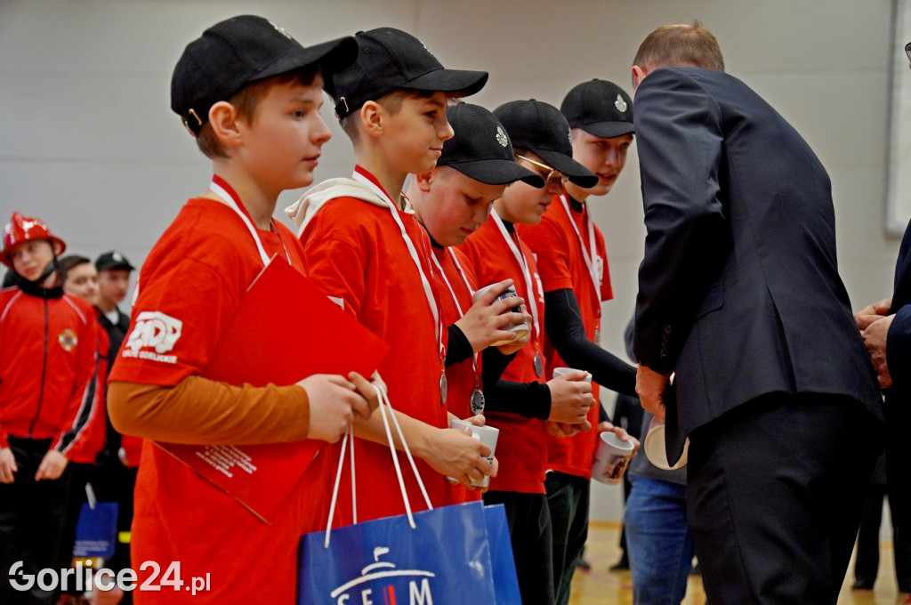 Halowe młodzieżowe zawody sportowo-pożarnicze 2023