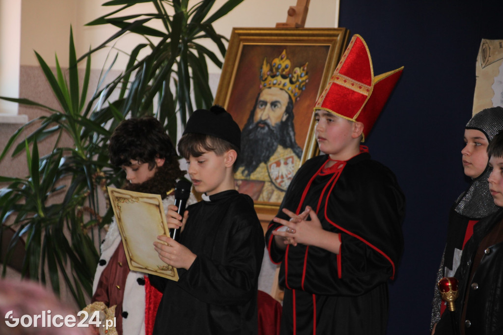 Binarowa. Podpisanie umowy na remont szkoły ludowej