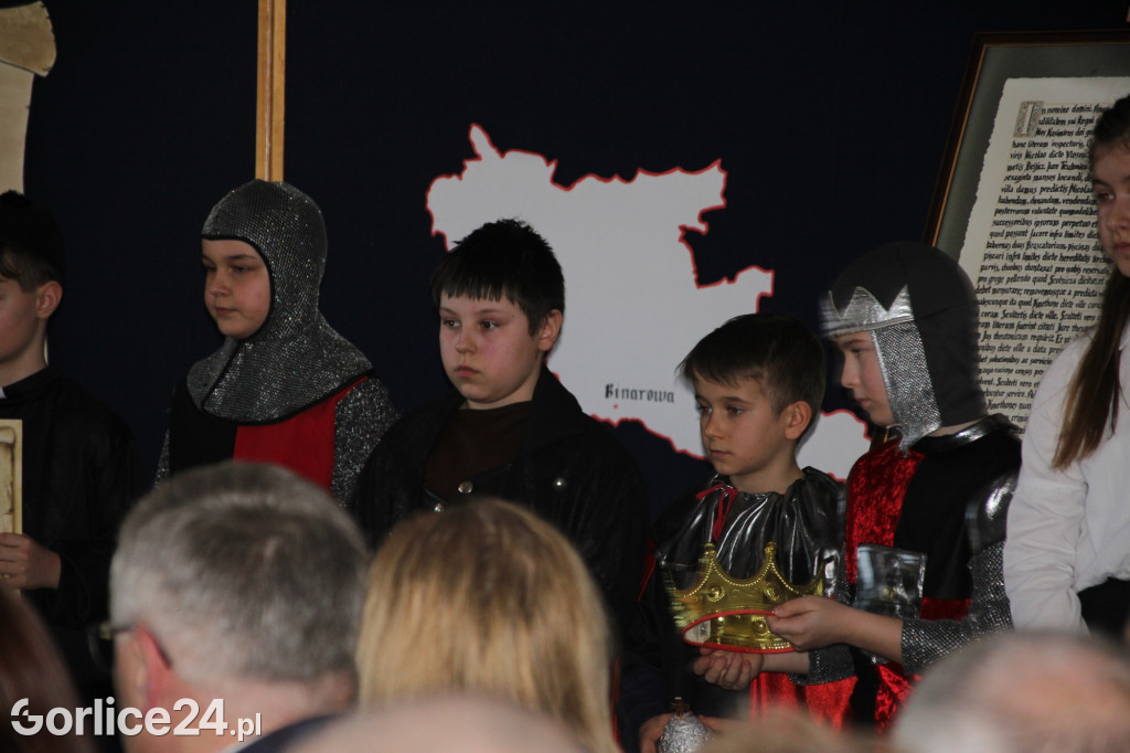 Binarowa. Podpisanie umowy na remont szkoły ludowej