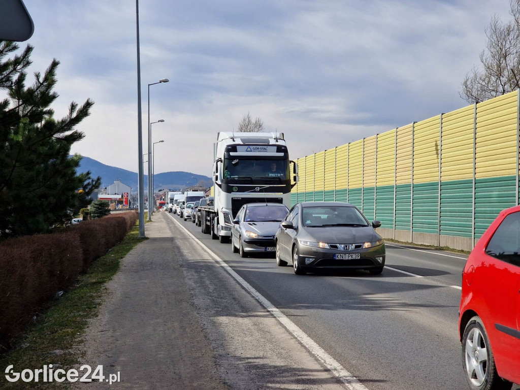 Pożar traw przy ul. Parkowej w Gorlicach (14.03.)