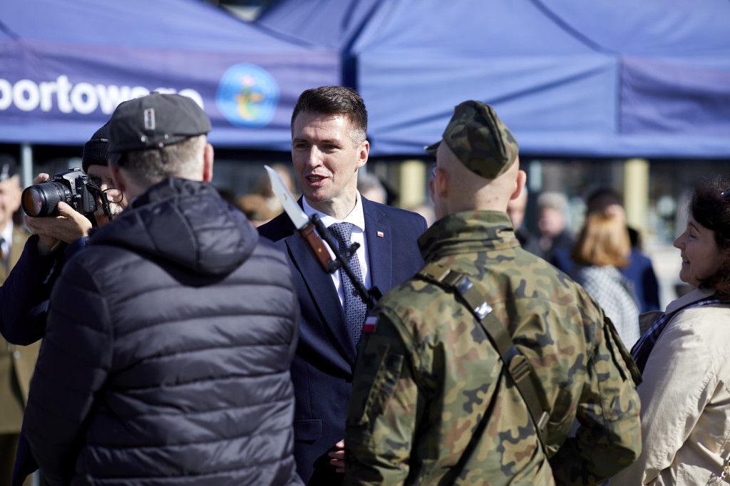 Pierwsze w Polsce Wojskowe Targi Służby i Pracy