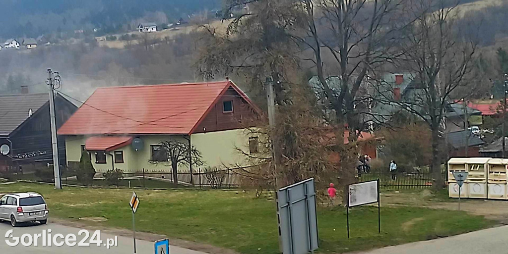 Pożar domu w centrum Uścia Gorlickiego (24.03.)