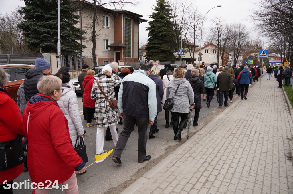 Gorlice. Marsz w obronie Jana Pawła II