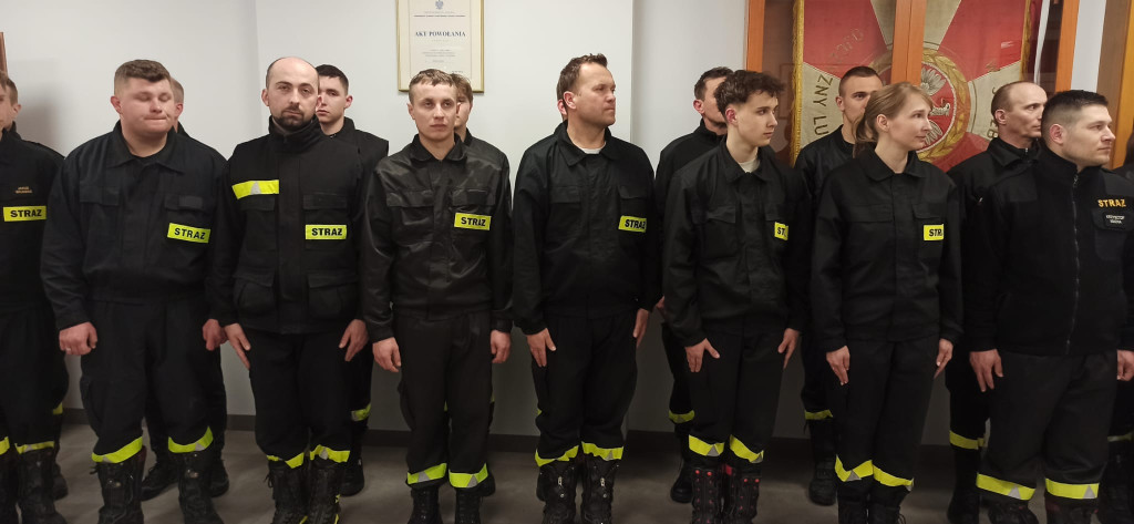 Złożenie przyrzeczeń przez druhów z OSP