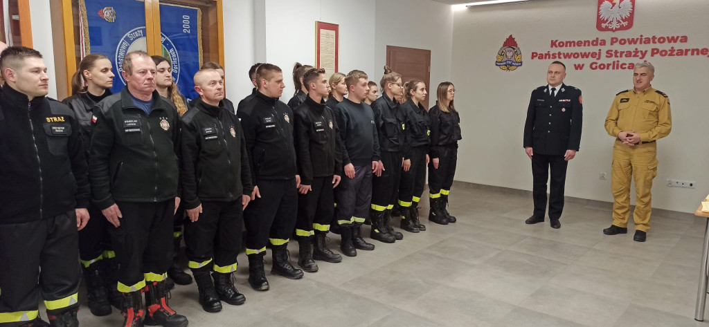 Złożenie przyrzeczeń przez druhów z OSP