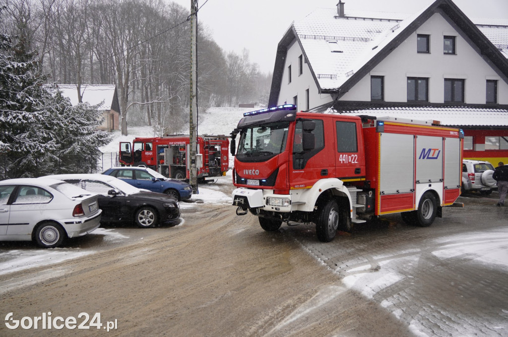 Pożar samochodu w Szymbarku (06.04.)