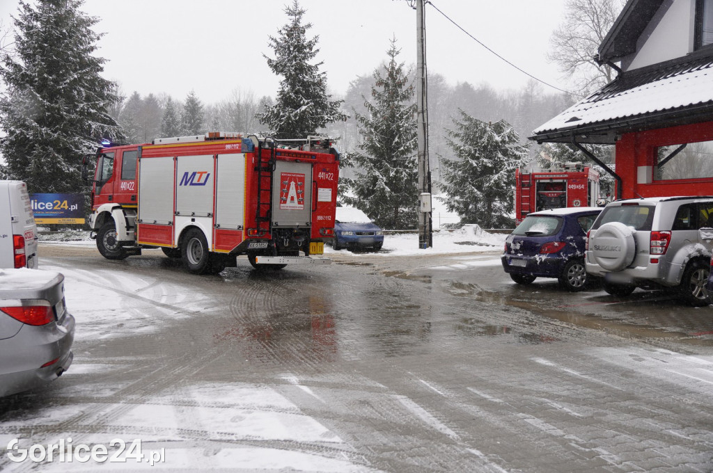 Pożar samochodu w Szymbarku (06.04.)