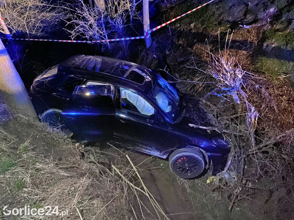 Binarowa. Porsche wpadło do potoku
