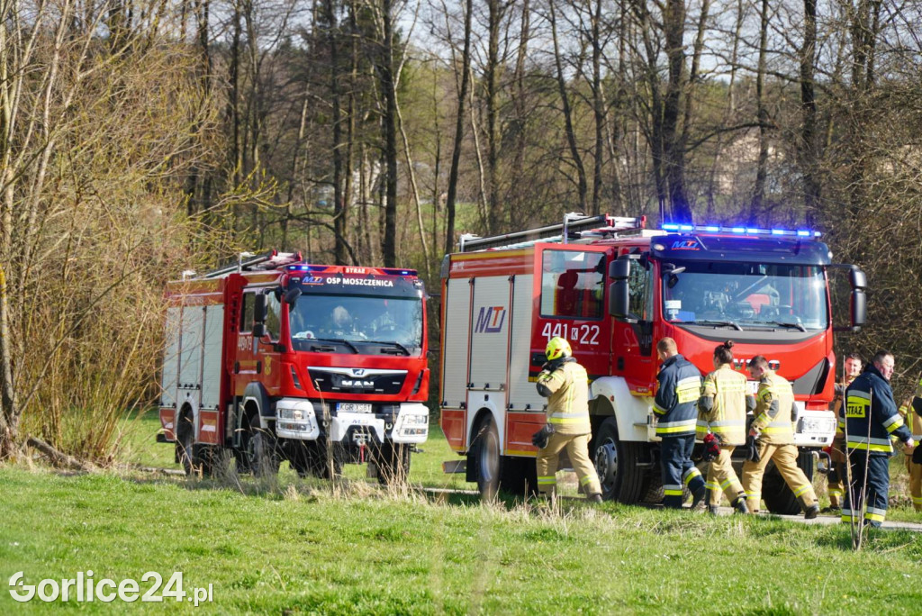 Pożar starej szkoły w Staszkówce (11.04.)