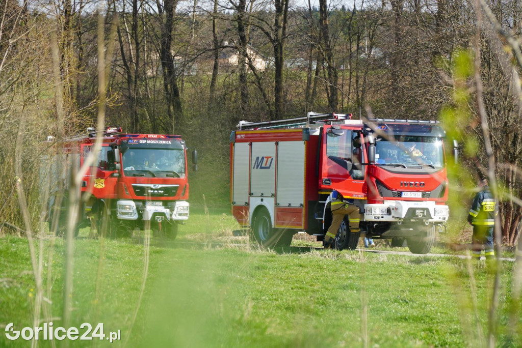 Pożar starej szkoły w Staszkówce (11.04.)