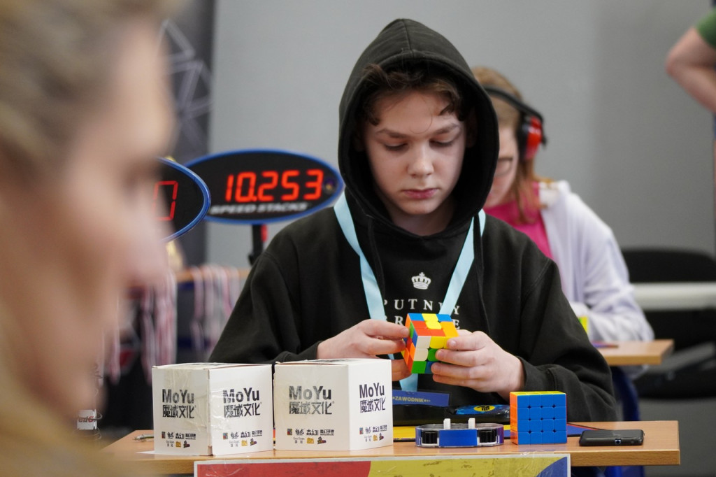 Kostka Rubika. Mistrzowski Turniej w Speedcubingu