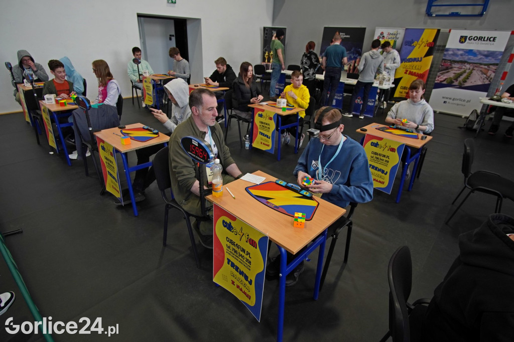 Kostka Rubika. Mistrzowski Turniej w Speedcubingu