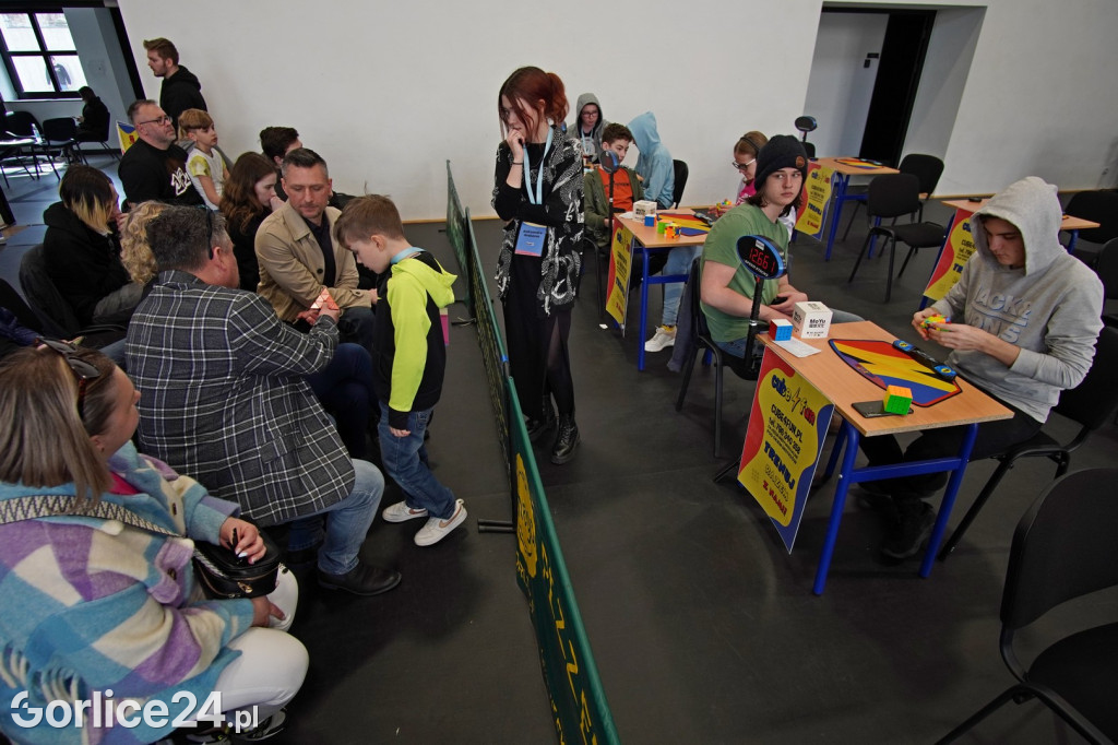 Kostka Rubika. Mistrzowski Turniej w Speedcubingu
