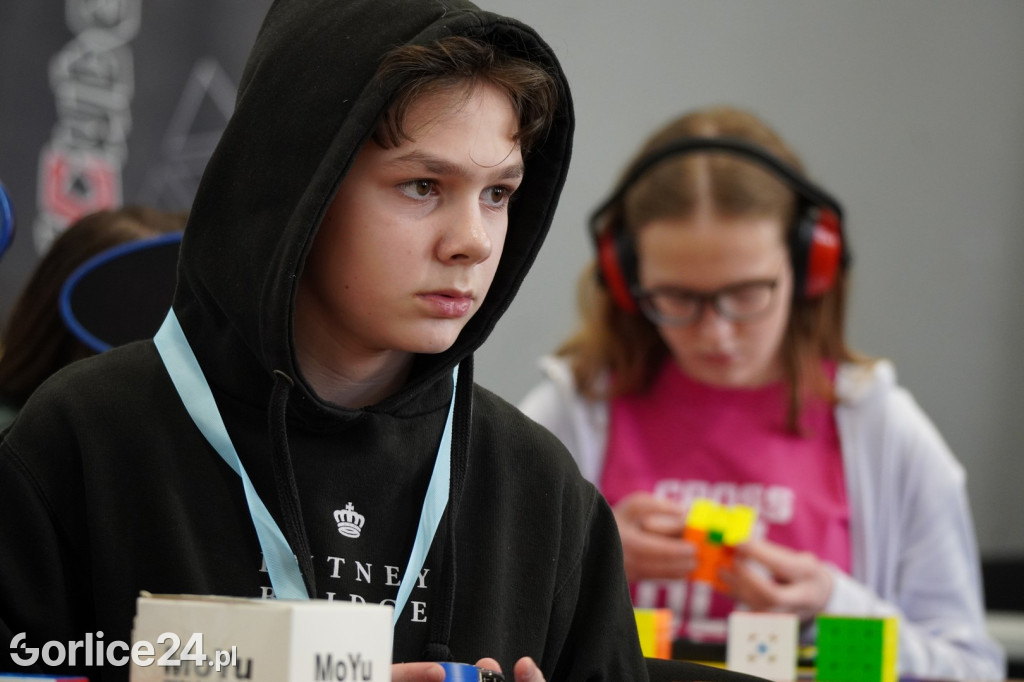 Kostka Rubika. Mistrzowski Turniej w Speedcubingu