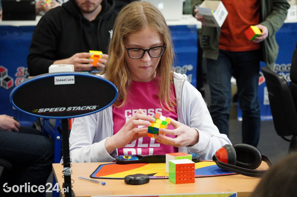 Kostka Rubika. Mistrzowski Turniej w Speedcubingu
