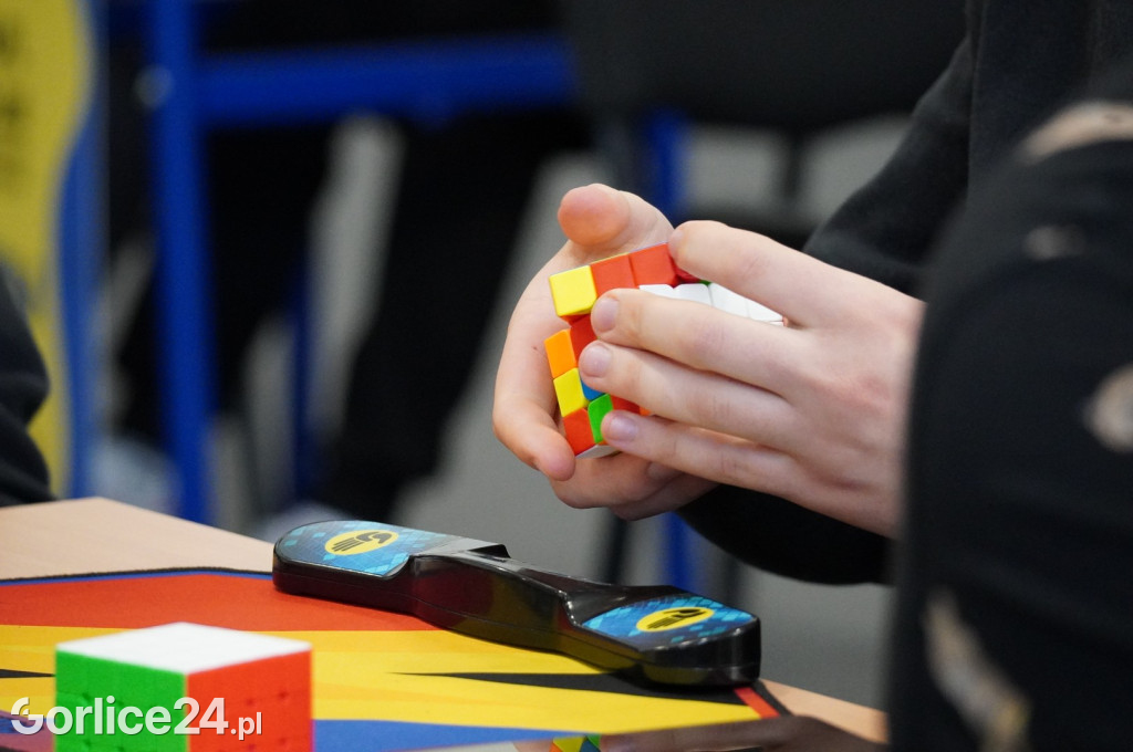 Kostka Rubika. Mistrzowski Turniej w Speedcubingu
