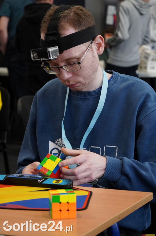 Kostka Rubika. Mistrzowski Turniej w Speedcubingu