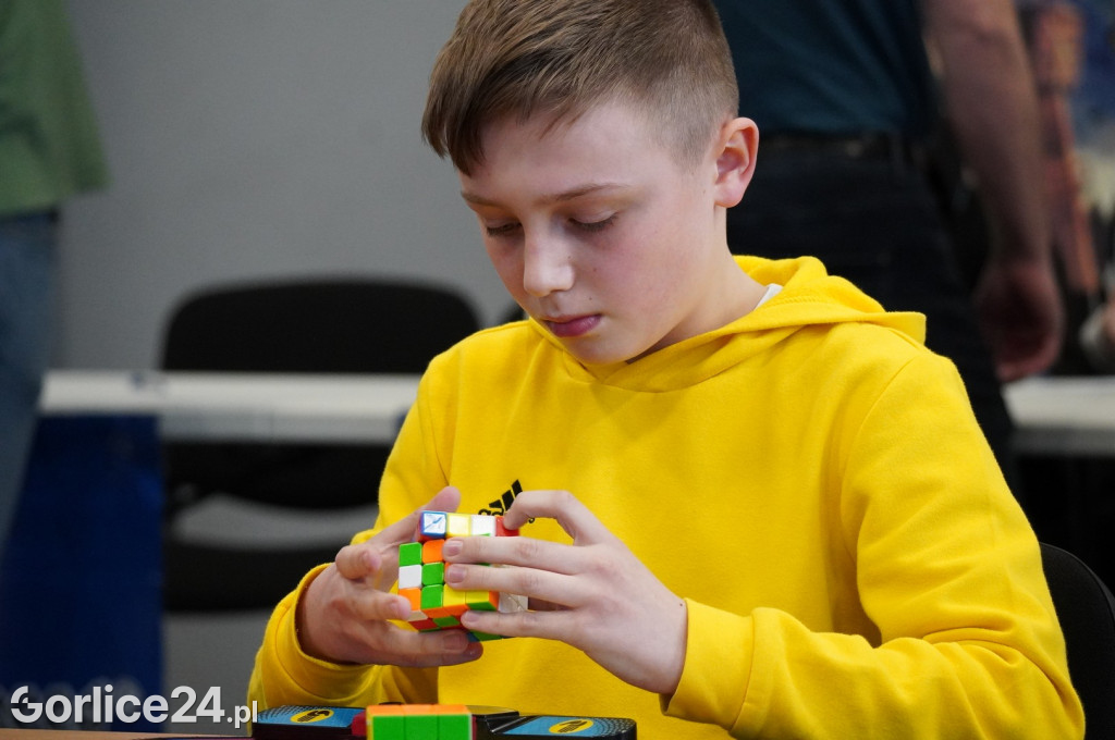 Kostka Rubika. Mistrzowski Turniej w Speedcubingu