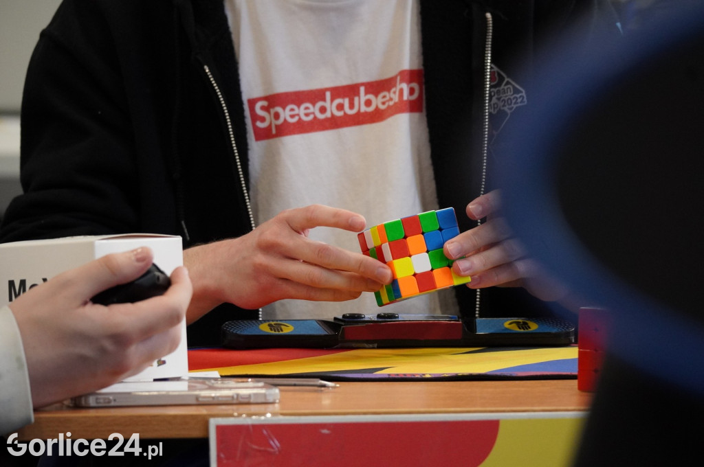 Kostka Rubika. Mistrzowski Turniej w Speedcubingu