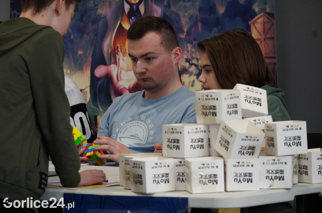 Kostka Rubika. Mistrzowski Turniej w Speedcubingu