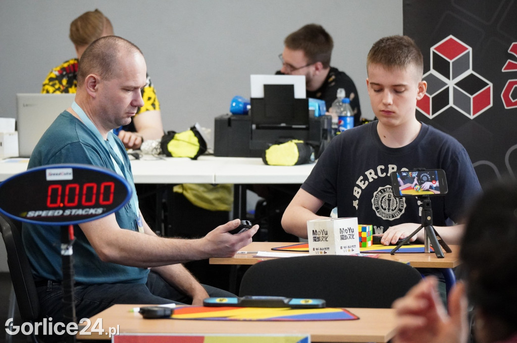 Kostka Rubika. Mistrzowski Turniej w Speedcubingu