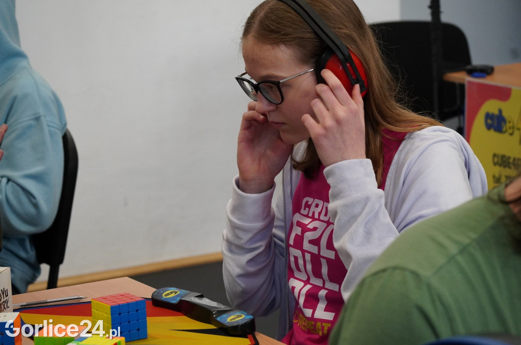 Kostka Rubika. Mistrzowski Turniej w Speedcubingu