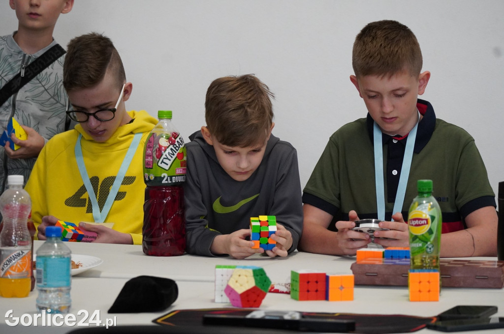 Kostka Rubika. Mistrzowski Turniej w Speedcubingu