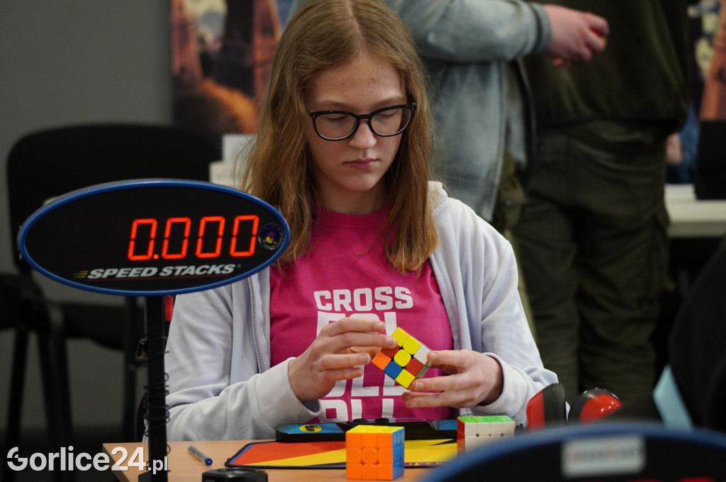 Kostka Rubika. Mistrzowski Turniej w Speedcubingu