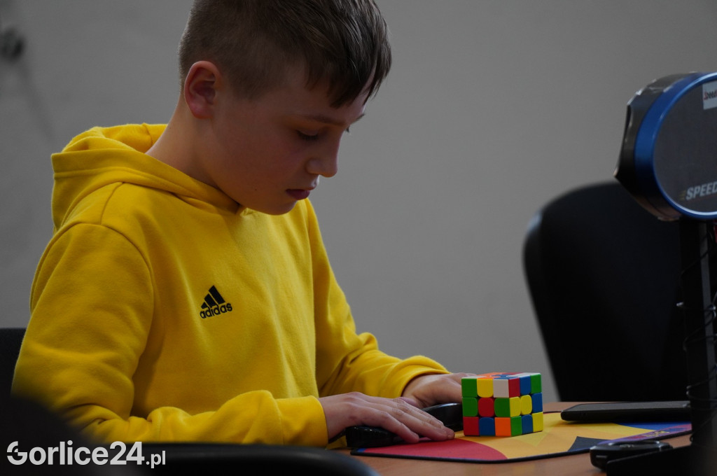 Kostka Rubika. Mistrzowski Turniej w Speedcubingu